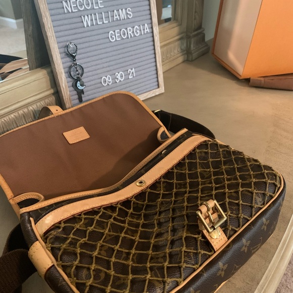 Louis Vuitton Congo PM Messenger - Picture 4 of 14